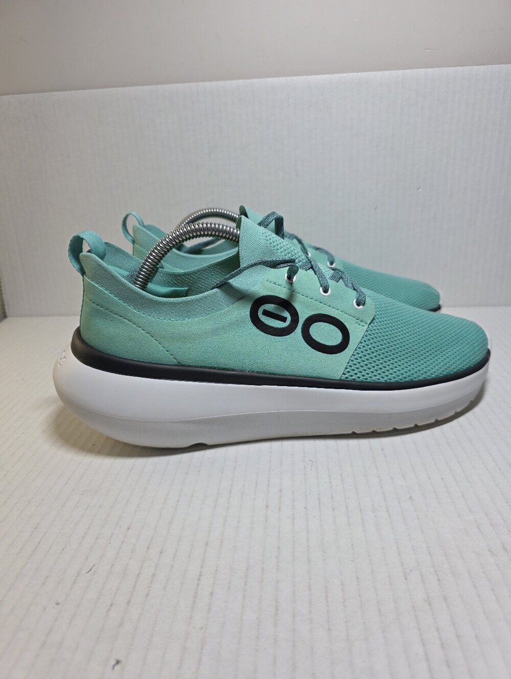 Oofos Women's Size 11 Oomy Stride Seafoam Green White Shoes